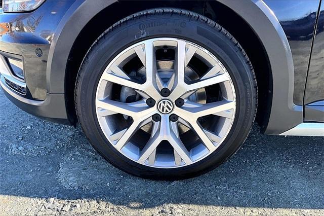 used 2018 Volkswagen Golf Alltrack car, priced at $19,142
