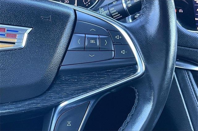 used 2022 Cadillac XT5 car, priced at $32,836