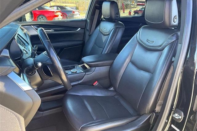 used 2022 Cadillac XT5 car, priced at $32,836