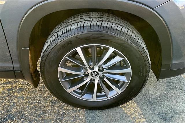 used 2019 Toyota Highlander car, priced at $26,631