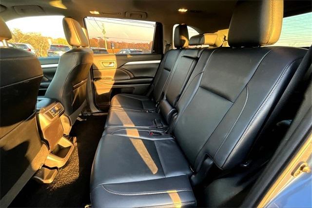 used 2019 Toyota Highlander car, priced at $26,631
