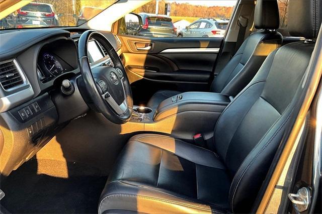 used 2019 Toyota Highlander car, priced at $26,631