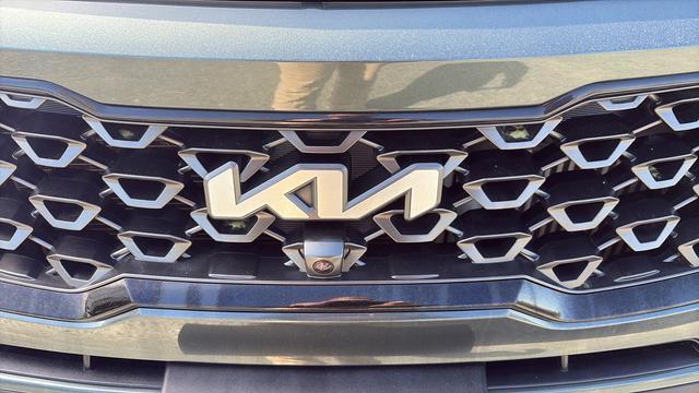 used 2022 Kia Sorento car, priced at $25,598