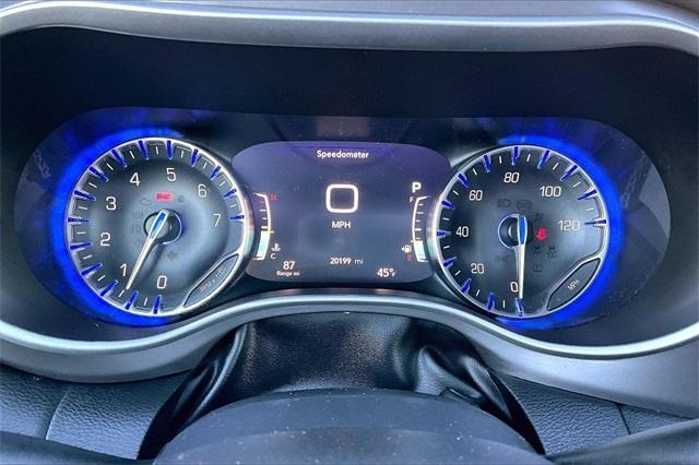 used 2025 Chrysler Pacifica car, priced at $33,994