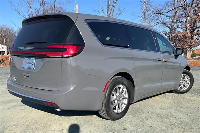 used 2025 Chrysler Pacifica car, priced at $34,131