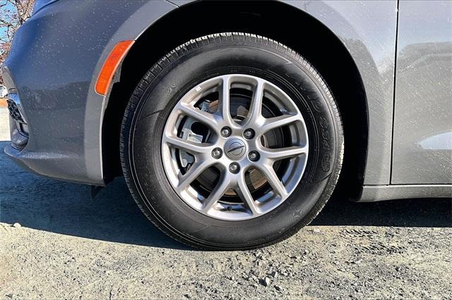 used 2025 Chrysler Pacifica car, priced at $34,131