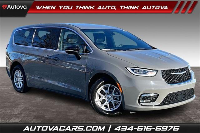 used 2025 Chrysler Pacifica car, priced at $33,994