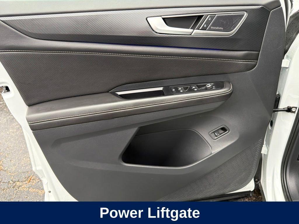 used 2025 Volkswagen Atlas Cross Sport car, priced at $41,125