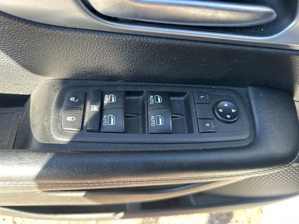 used 2018 Chrysler Pacifica car, priced at $15,595