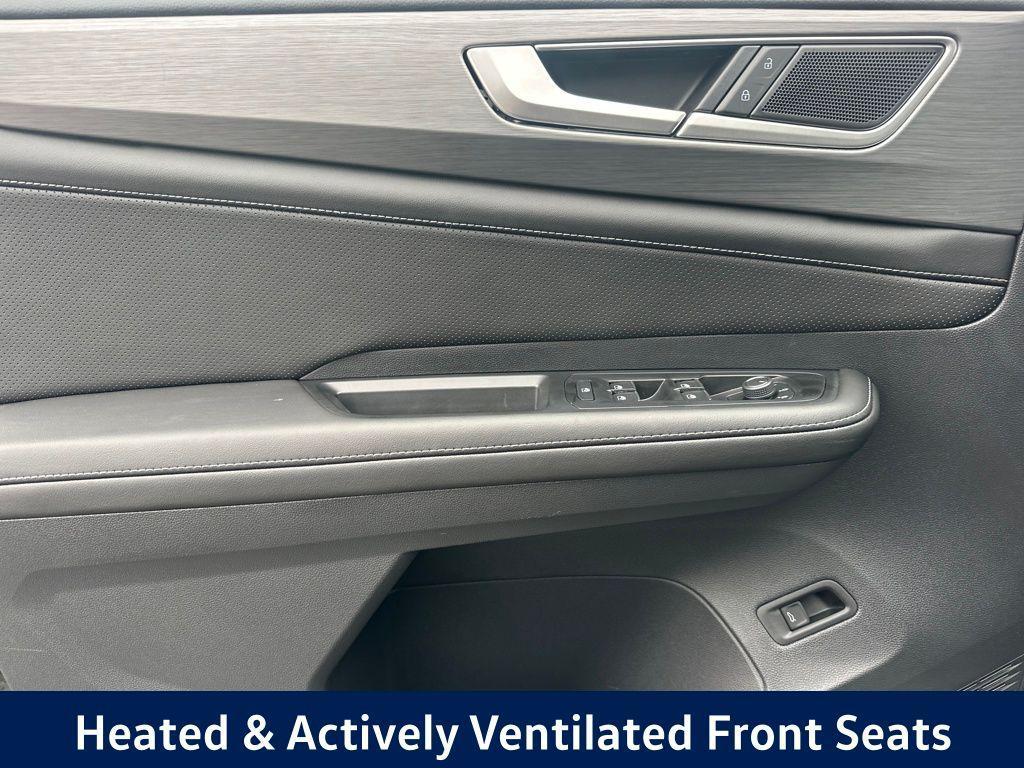 new 2026 Volkswagen Atlas Cross Sport car, priced at $44,835