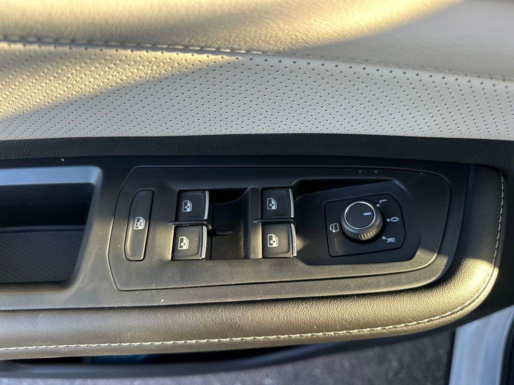 new 2026 Volkswagen Atlas Cross Sport car, priced at $52,406