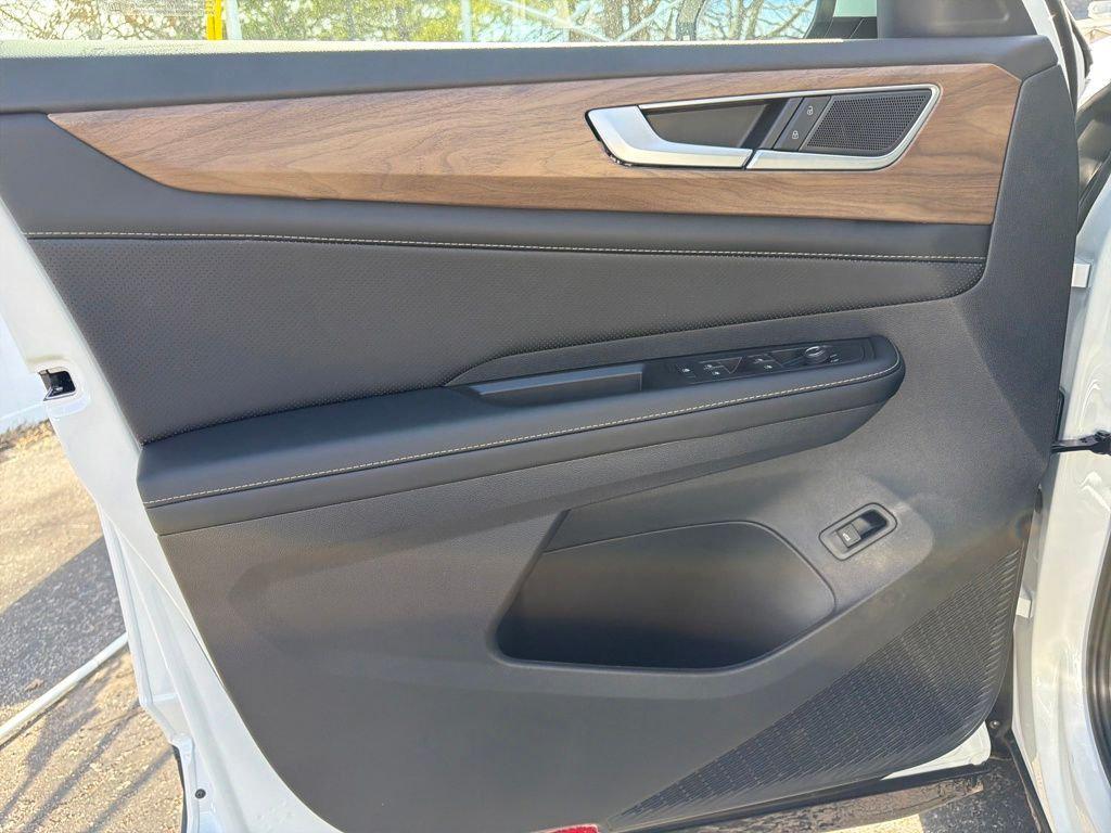 new 2026 Volkswagen Atlas car, priced at $46,057