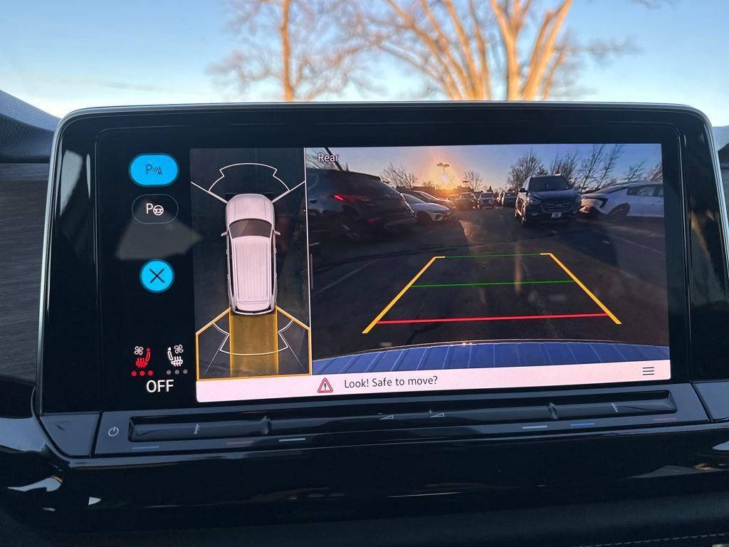 new 2026 Volkswagen Atlas car, priced at $53,216