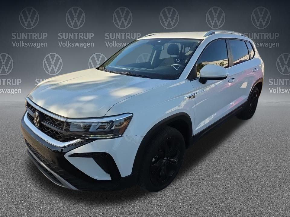 Pure White 2023 Volkswagen Taos 1.5T SE