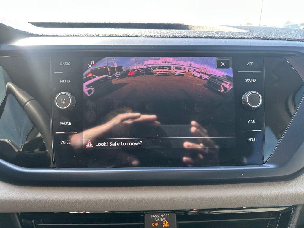 Pure White 2023 Volkswagen Taos 1.5T SE