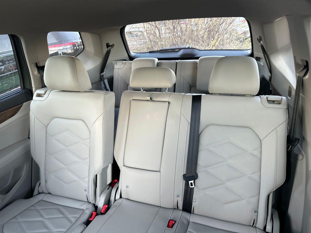 new 2026 Volkswagen Atlas car, priced at $43,478