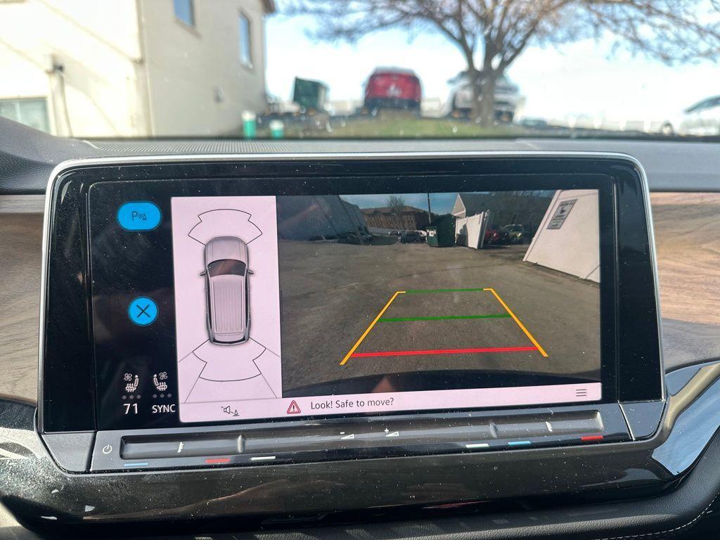 used 2025 Volkswagen Atlas car, priced at $30,225