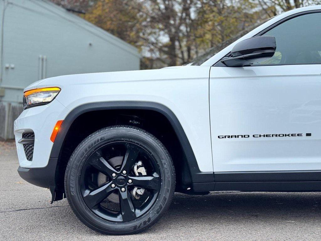 used 2024 Jeep Grand Cherokee car, priced at $28,800