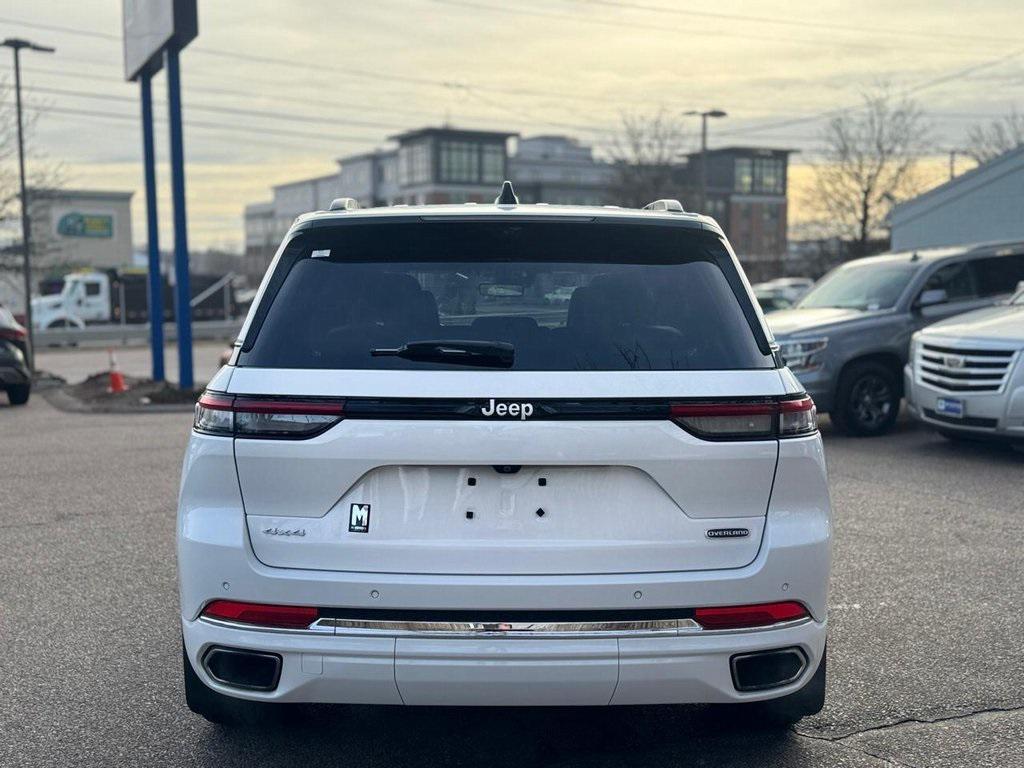 used 2024 Jeep Grand Cherokee car, priced at $37,900