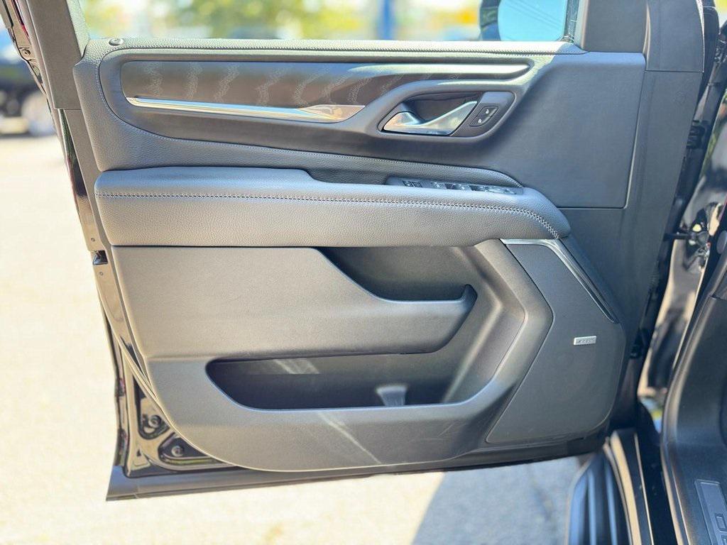 used 2023 GMC Yukon XL car, priced at $61,700