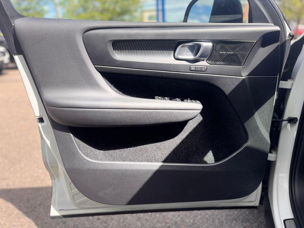 used 2021 Volvo XC40 car, priced at $19,800