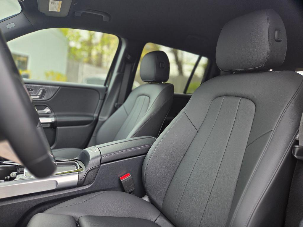used 2025 Mercedes-Benz GLB 250 car, priced at $38,400