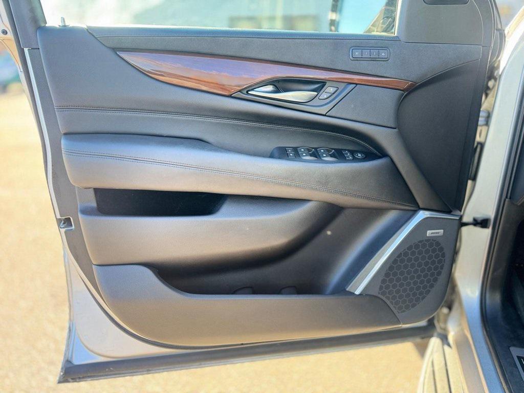 used 2020 Cadillac Escalade car, priced at $37,600