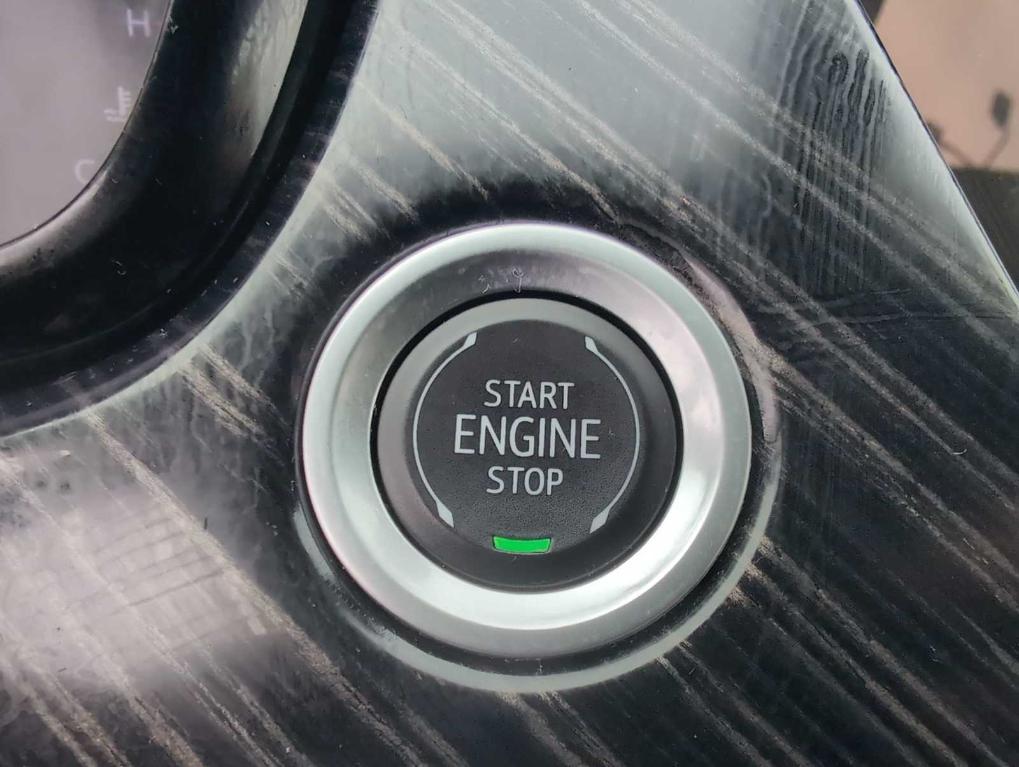 used 2024 Cadillac XT6 car, priced at $45,494