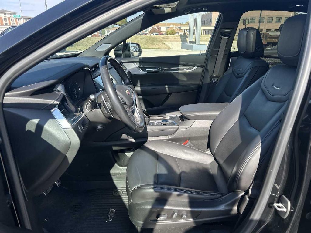 used 2021 Cadillac XT5 car, priced at $22,460