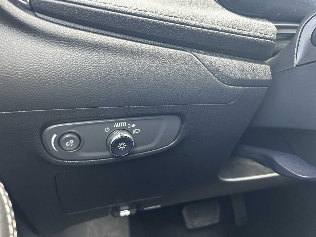 new 2025 Buick Encore GX car, priced at $26,995