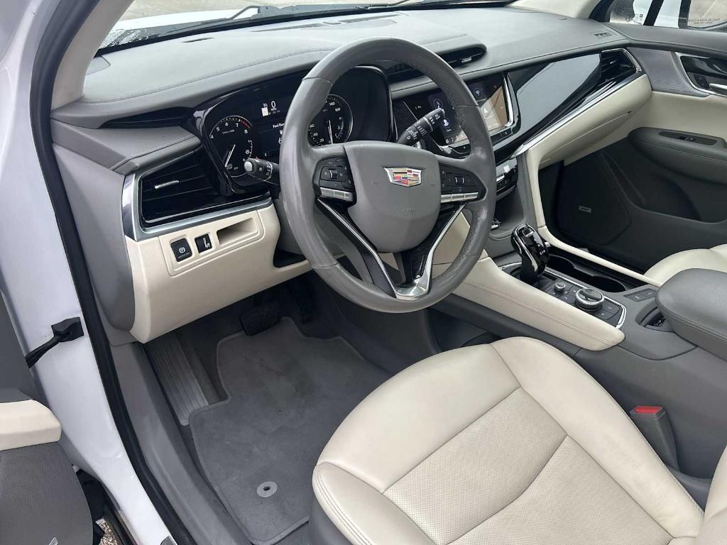 used 2023 Cadillac XT6 car, priced at $35,890