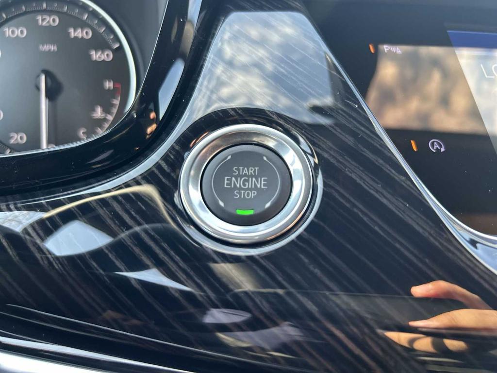 new 2025 Cadillac XT6 car, priced at $58,915