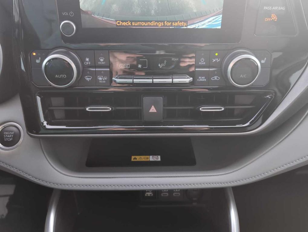 used 2024 Toyota Highlander car, priced at $41,966