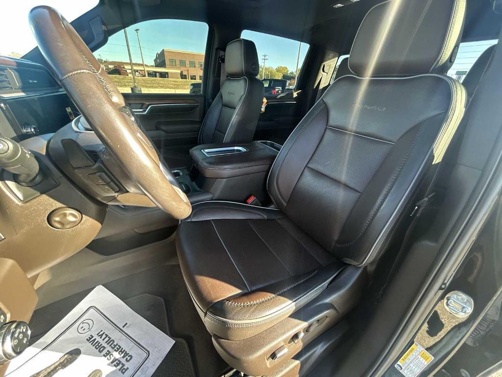 used 2022 GMC Sierra 1500 car, priced at $39,960