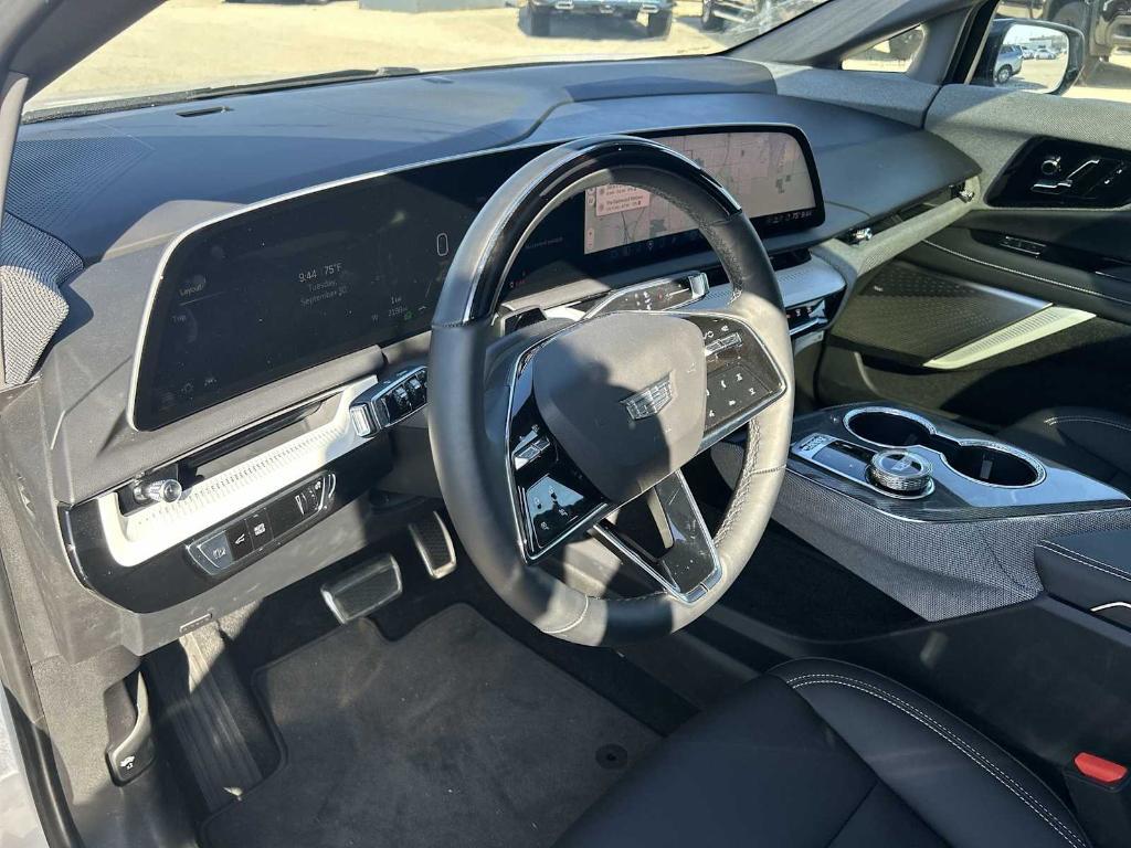 new 2025 Cadillac OPTIQ car, priced at $56,615