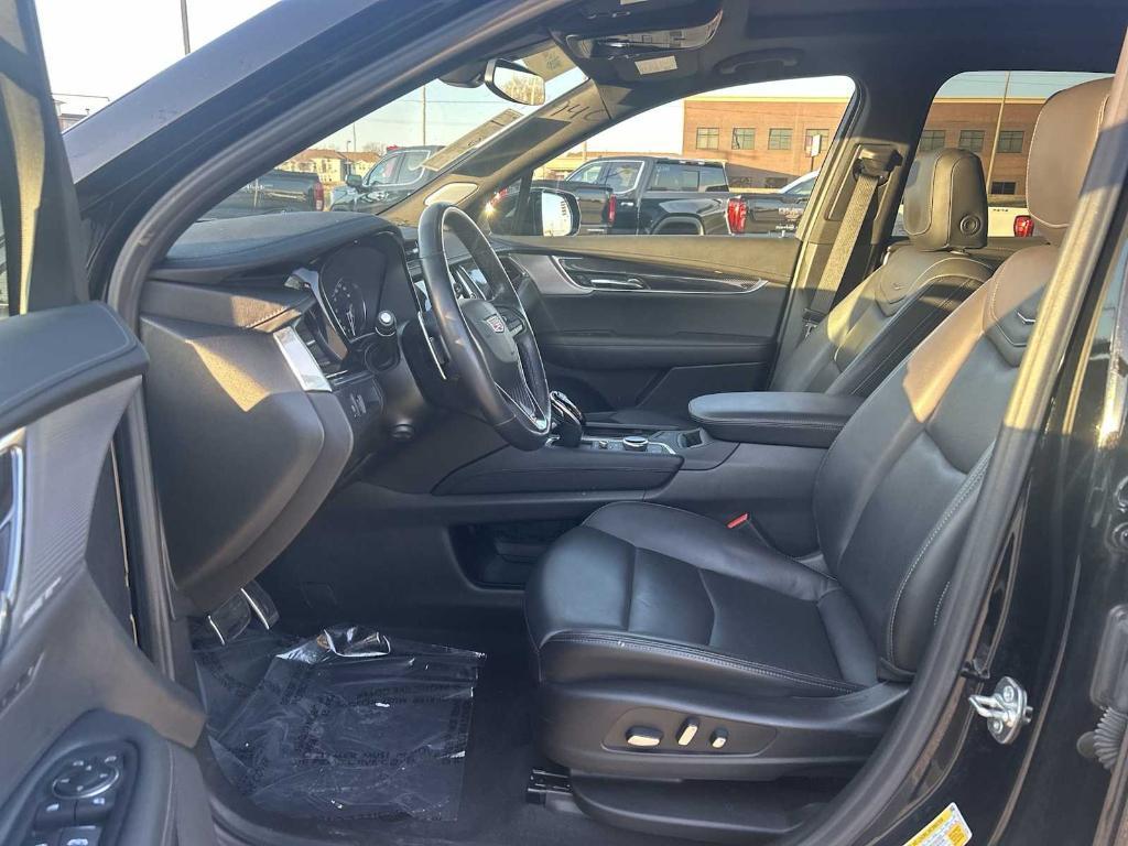 used 2024 Cadillac XT6 car, priced at $43,790