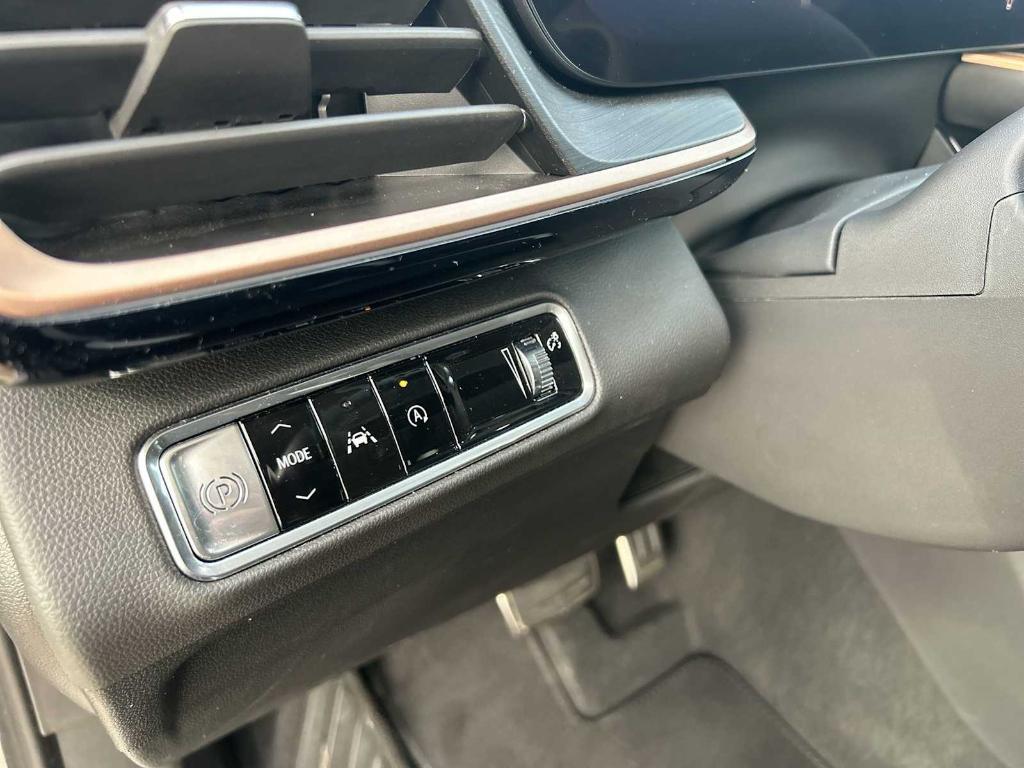 new 2025 Buick Envision car, priced at $38,390