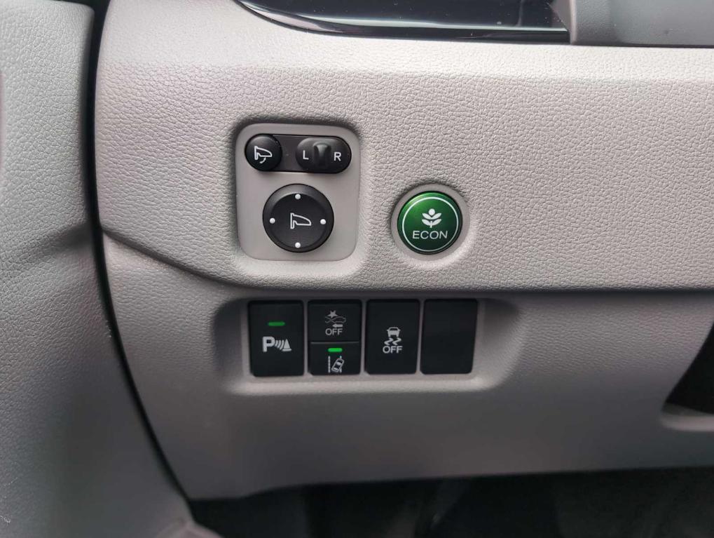 used 2021 Honda Pilot car, priced at $30,290