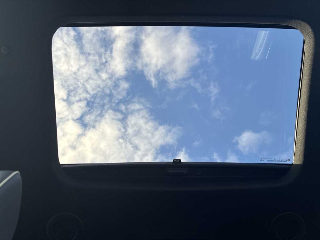 used 2022 Chevrolet Traverse car, priced at $31,190