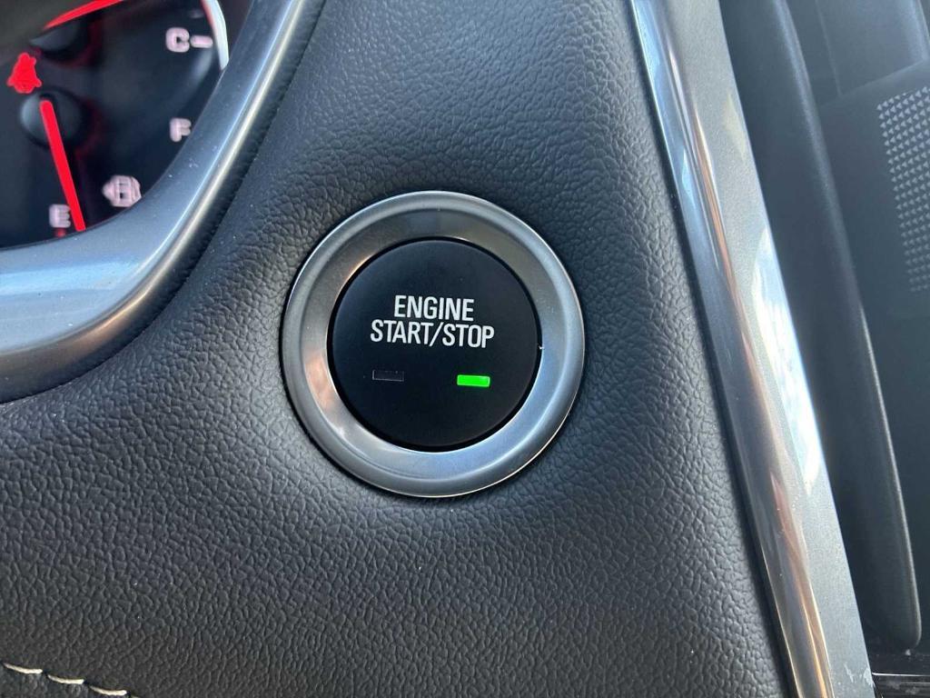 used 2022 Chevrolet Traverse car, priced at $31,190