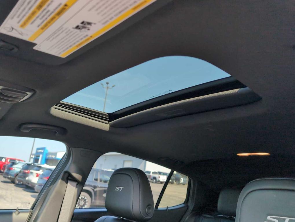 used 2025 Buick Envista car, priced at $26,834