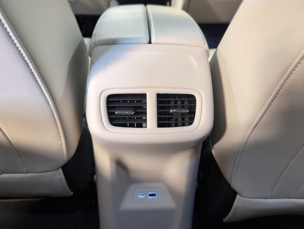 used 2023 Buick Envision car, priced at $26,690