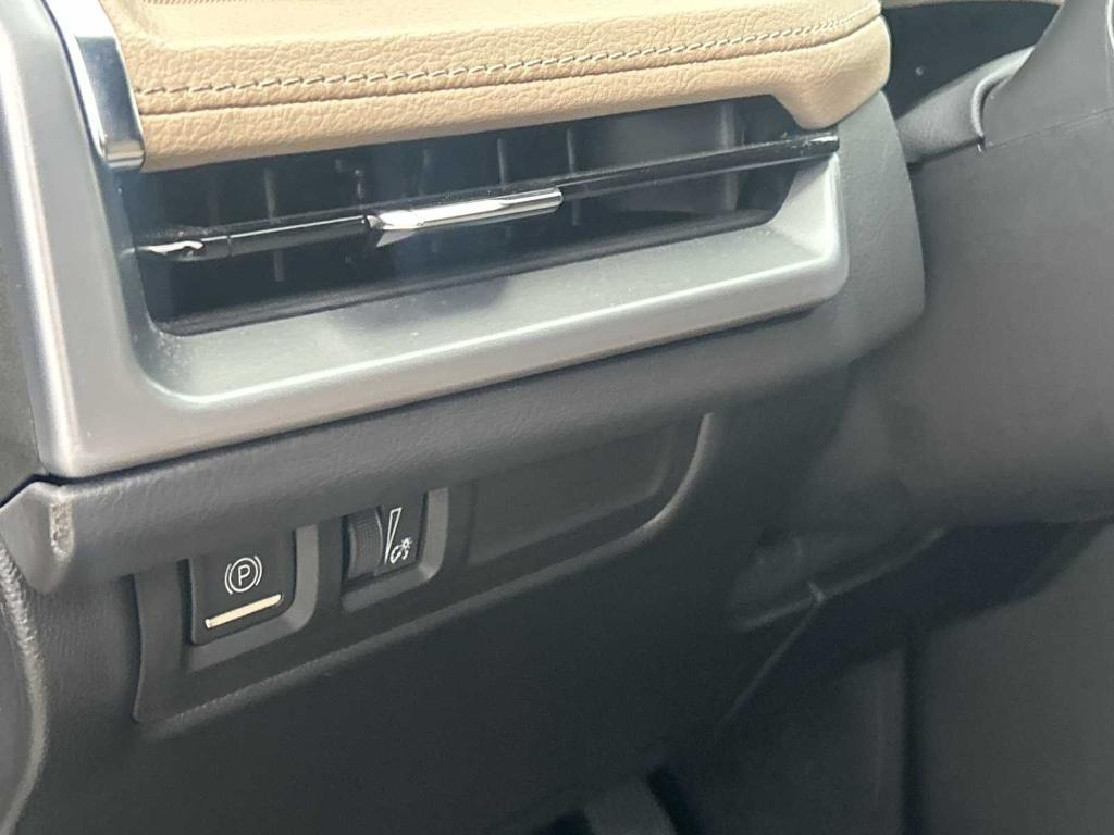 used 2024 Cadillac XT4 car, priced at $29,390