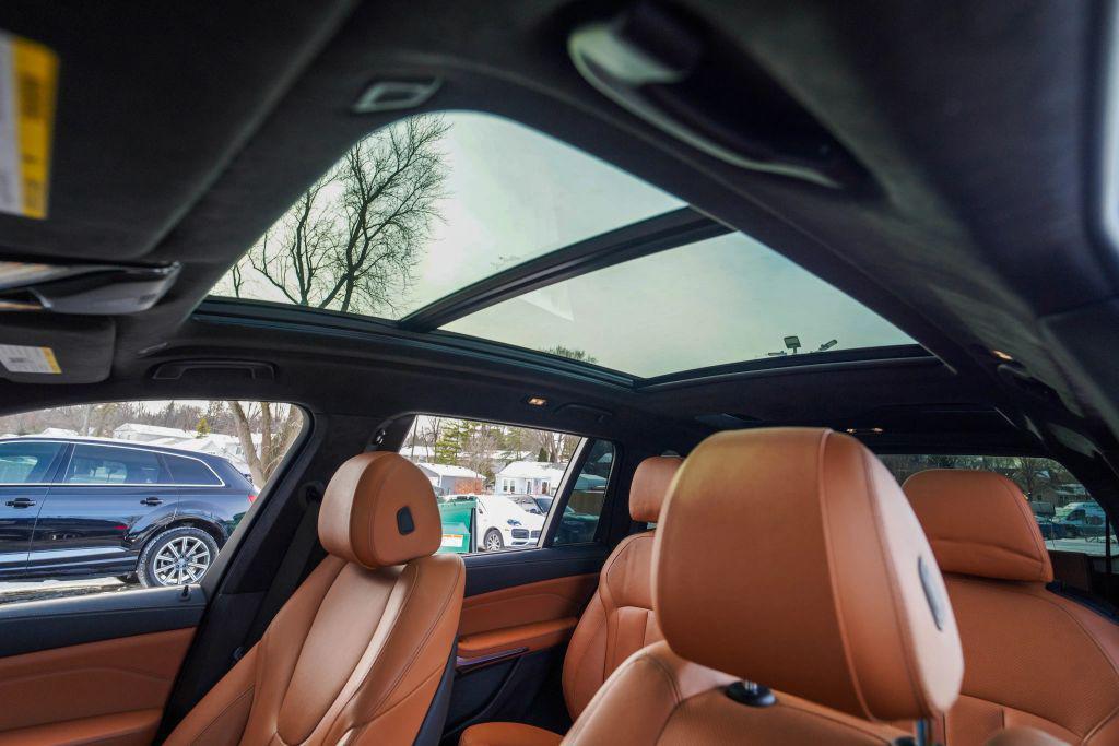 used 2021 BMW X7 car, priced at $45,999