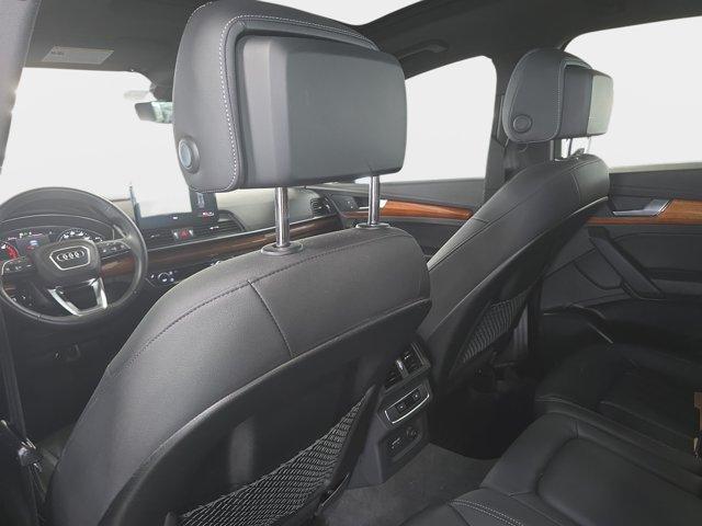 Audi Q5 view 10