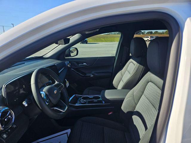 new 2026 Chevrolet Equinox car, priced at $28,878