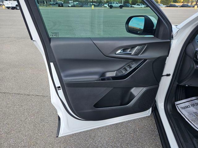 new 2026 Chevrolet Equinox car, priced at $27,999