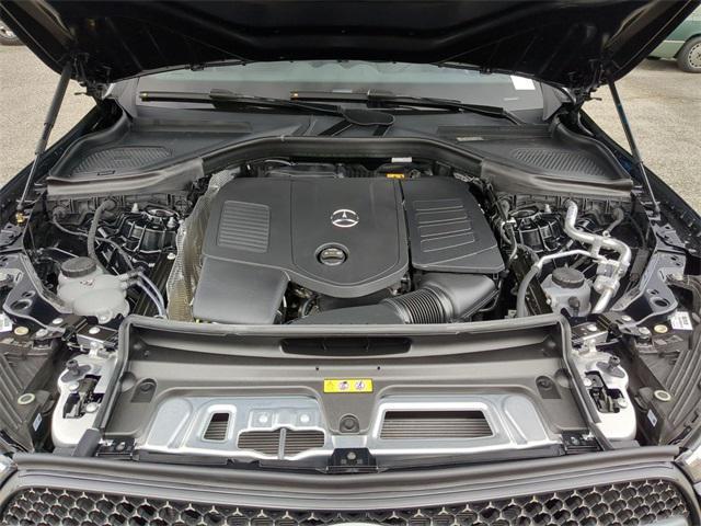 new 2026 Mercedes-Benz GLC 300 car, priced at $61,270