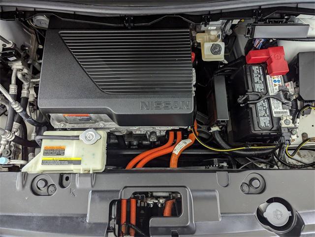 2020 Pearl White Tricoat Nissan Leaf