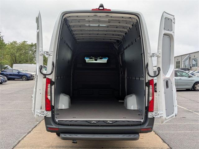 new 2026 Mercedes-Benz Sprinter 2500 car, priced at $69,613